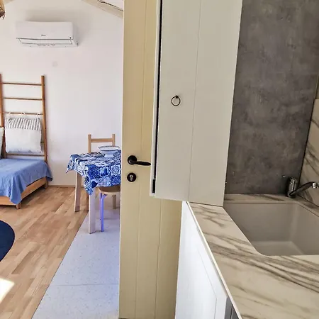 Apartament Ivas With Balcony - A2 By Interhome